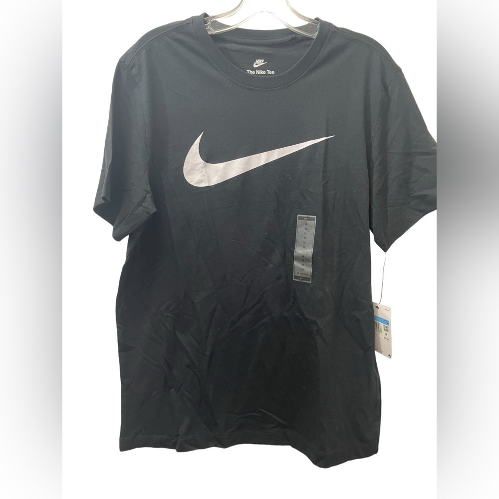 NIKE SPORTSWEAR SWOOSH T-SHIRT| Men’s M | DC5094 010